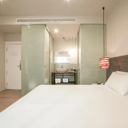 The Corner House 3*
