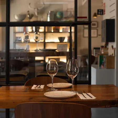 Affittacamere The Corner House 3*
