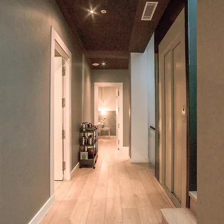 The Corner House 3* Siviglia